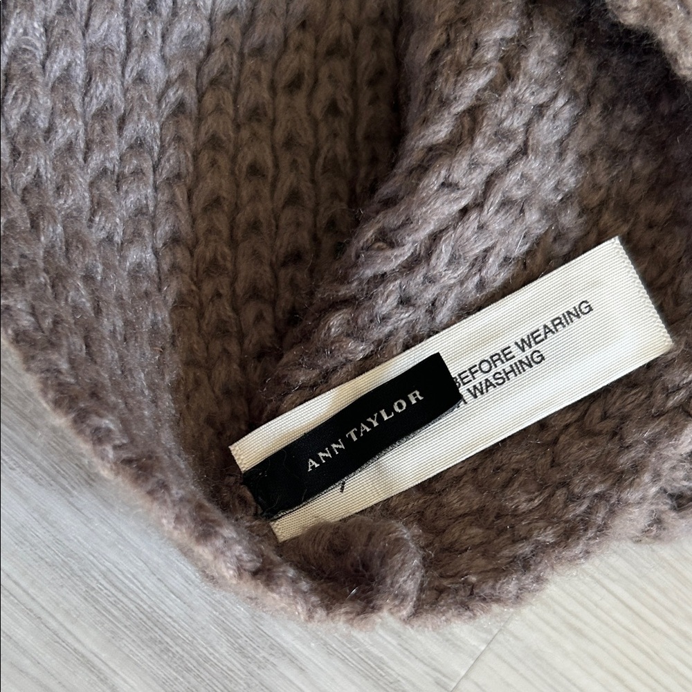 Ann Taylor Gray Knit Scarf - Picture 4 of 4